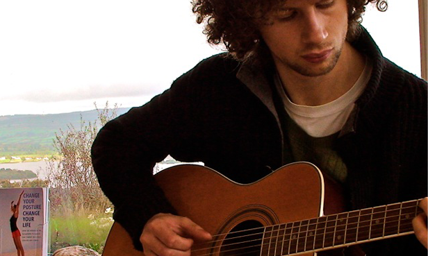 playingguitar_7psd